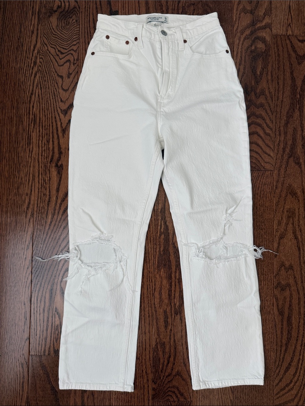 Abercrombie & Fitch White Distressed High-Rise ankle straight Jeans size 26/2
